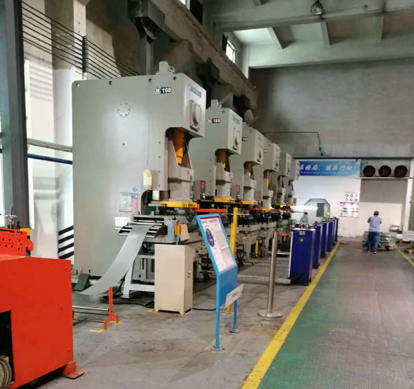 NC送料機機械手生產(chǎn)線格蘭仕