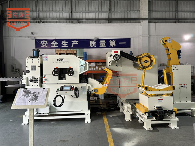 沖壓三合一送料機(jī)在沖壓自動(dòng)化中如何起到節(jié)省人工提高生產(chǎn)效率的？