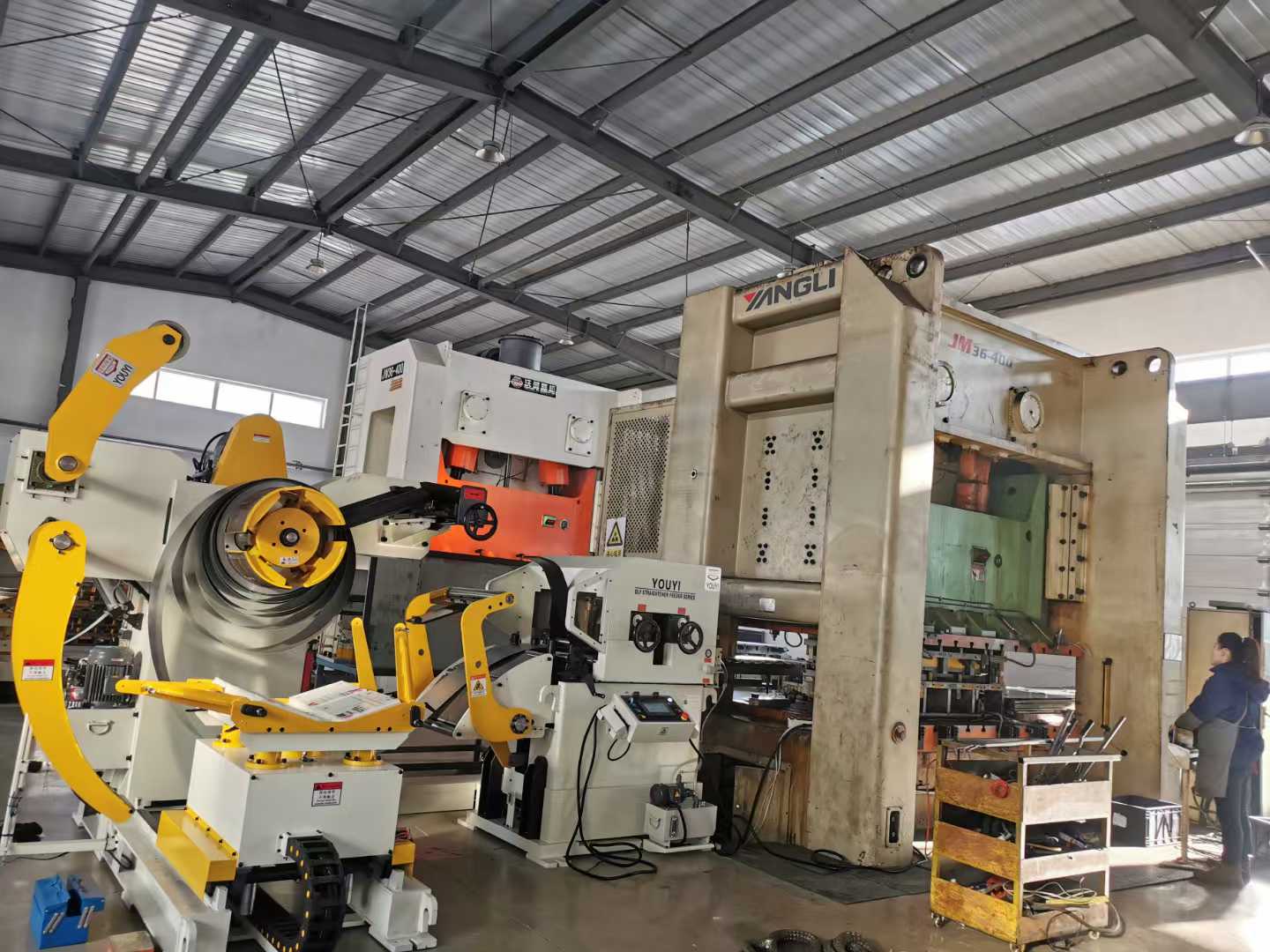 沖床三合一伺服送料機偏料快速排查與預防方法講解